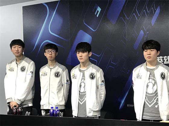 利物浦以2 利物浦以2